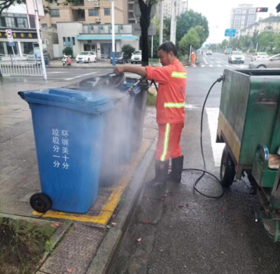 廣德市 夏日炎炎，堅守崗位不懼“烤驗(yàn)”——記高溫下的城市垃圾清運(yùn)人